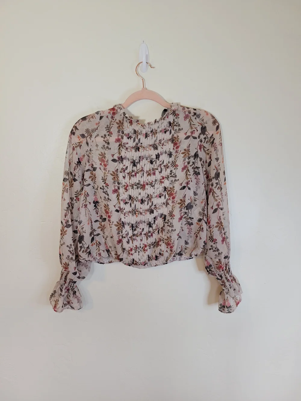 ZARA BASIC COLLECTION SIZE S WOMEN Floral Ruffle Tie-Neck Blouse - Pink/Cream